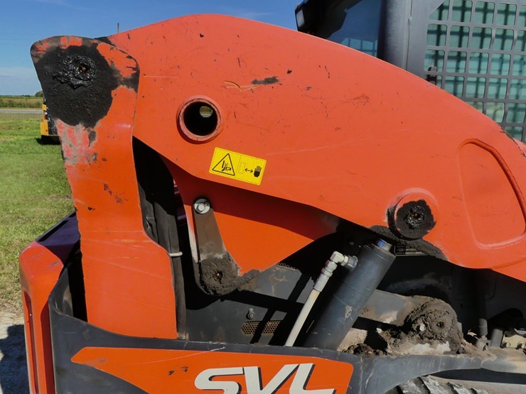 kubota-svl65-2-image-8