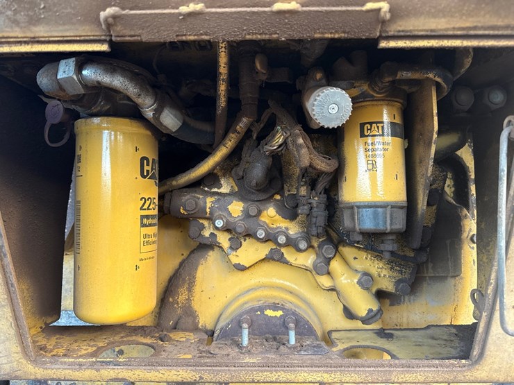 2005-caterpillar-d6n-lgp-image-27