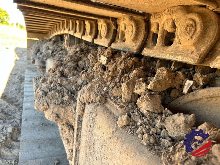 2018-caterpillar-320-image-52