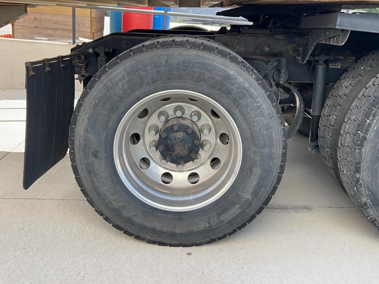 2018-peterbilt-579-image-58