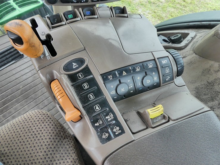 john-deere-7230r-image-12