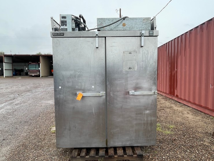 #4674-•-hobart-commercial-freezer-and-fridge-image-1