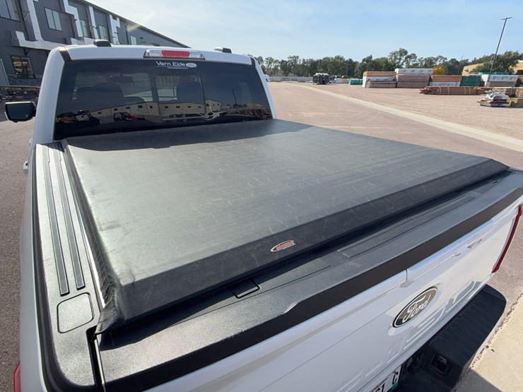 2024-ford-f150-xlt-image-12