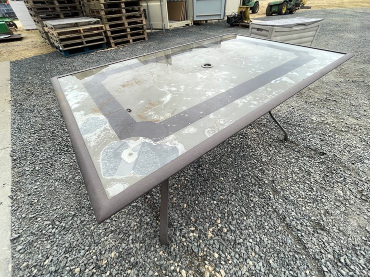 #3055-•-patio-table-and-chairs-image-8