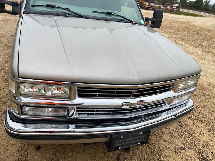 2000-chevrolet-silverado-3500-image-14
