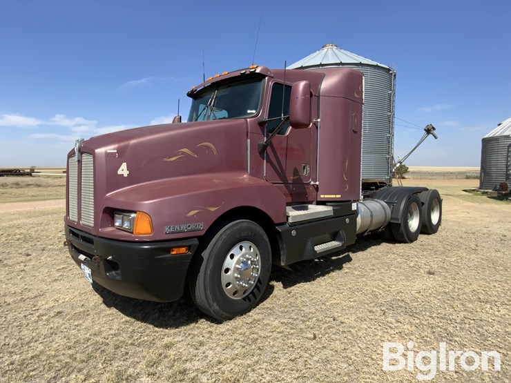2000-kenworth-t600-image-1