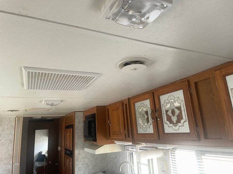 #1276-•-1998-jayco-eagle-304-camper-(has-mn-title)-image-80