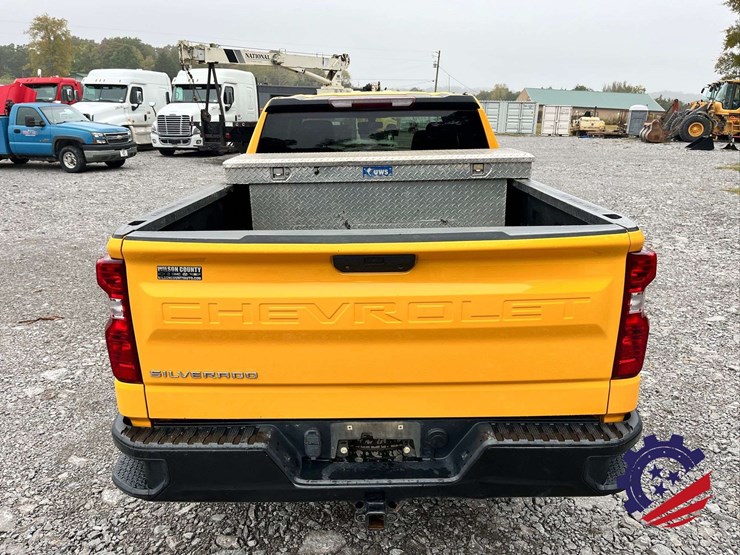 2019-chevrolet-silverado-4wd-pickup-truck-image-3