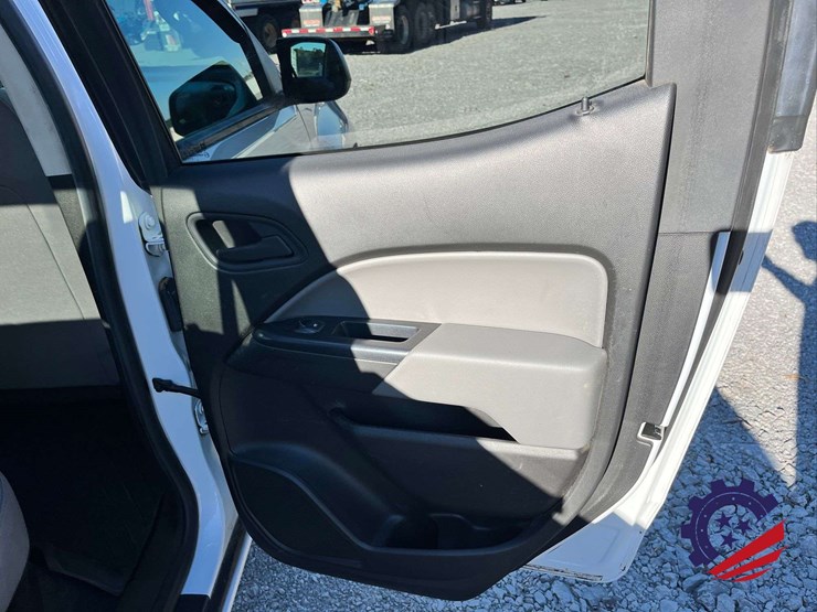 2021-chevrolet-colorado-image-41