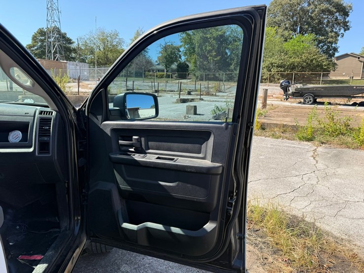 2017-dodge-1500-image-50