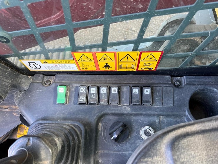 2023-takeuchi-tl12v2-image-23