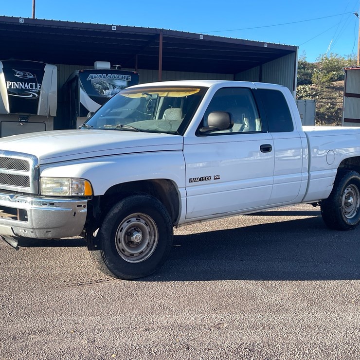 #2760 • 2001 Dodge Ram (Title in Delay)