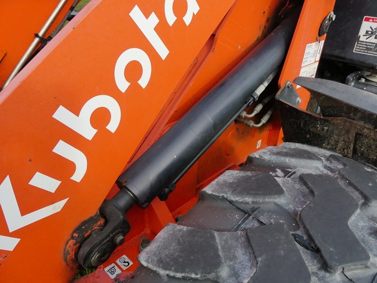 kubota-r640-image-10