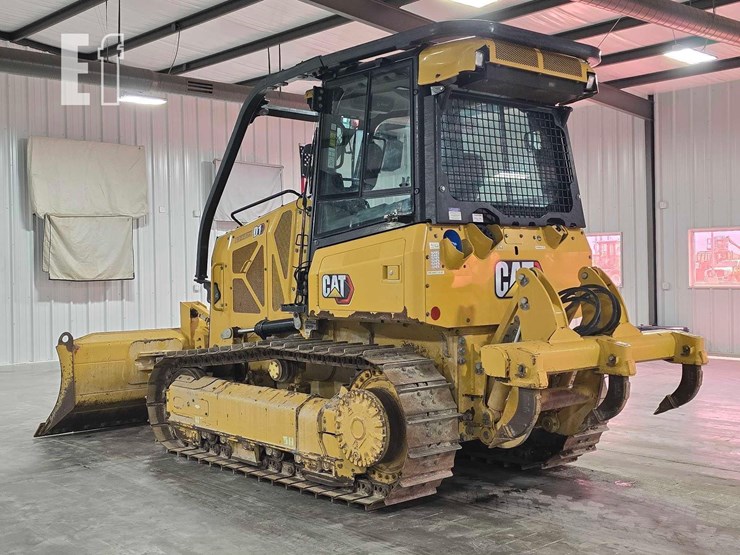 2022-caterpillar-d1-image-4
