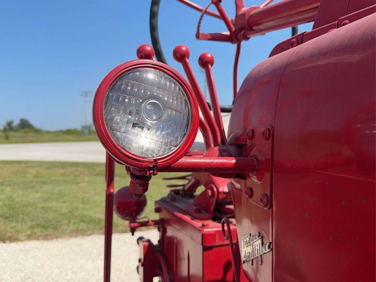farmall-400-image-24