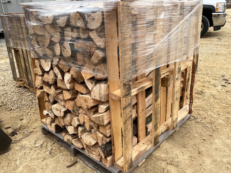 #3053-•-pallet-of-maple-firewood-image-5