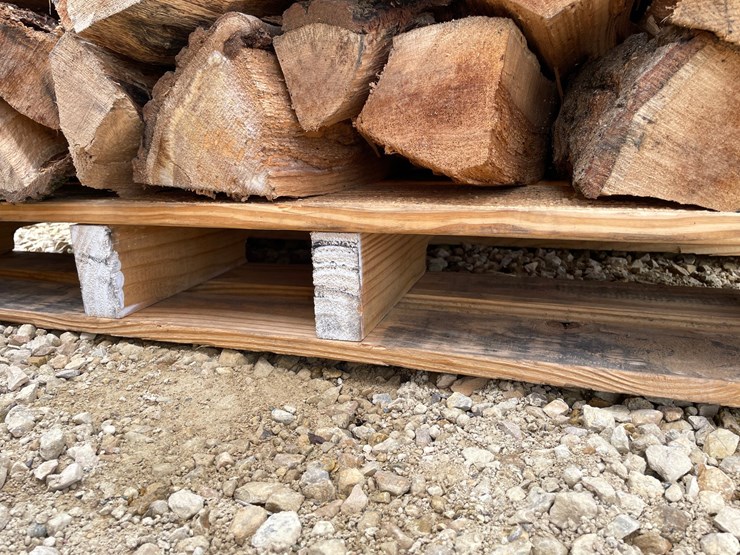 #3052-•-pallet-of-oak-firewood-image-10