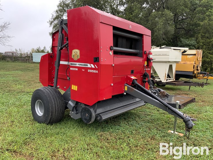 2017-massey-ferguson-2956a-image-3