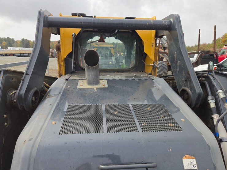 2020-deere-331g-image-27