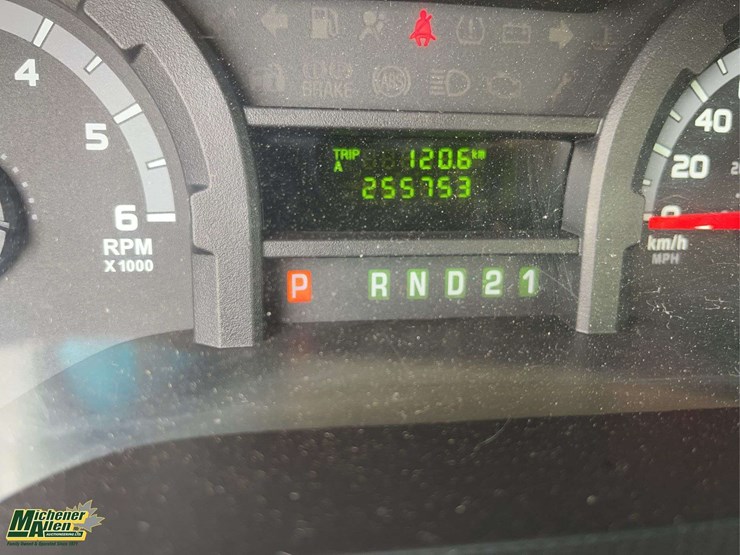 2013-ford-cargo-image-29