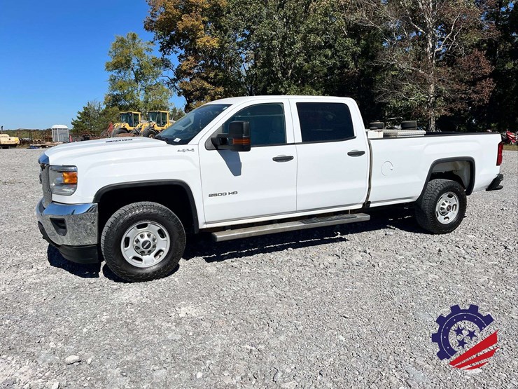 2016-gmc-sierra-2500hd-image-1
