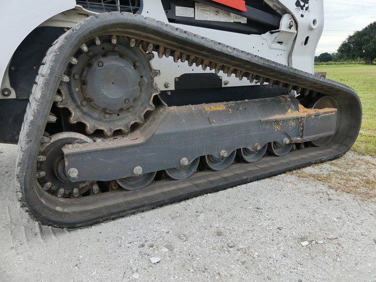 2021-bobcat-t740-image-6