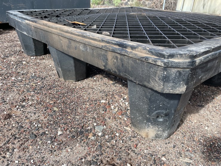 #4661-•-spill-containment-pallet-image-8