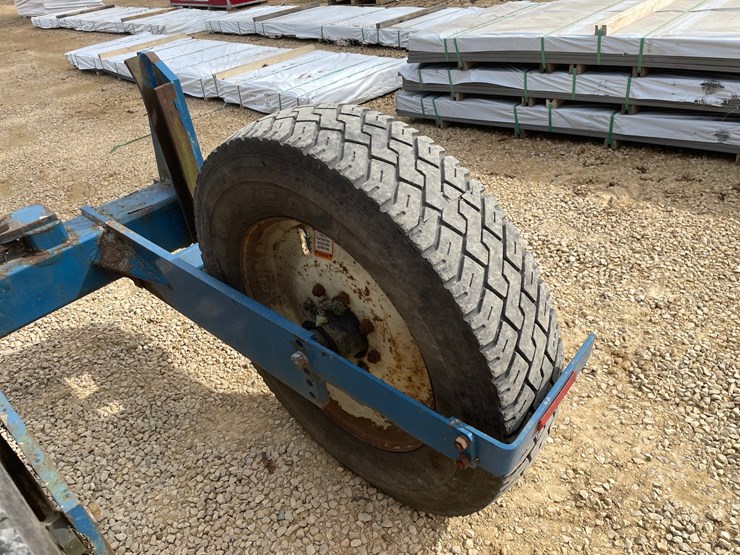 #1275-•-kinze-12'-corn-planter-image-55