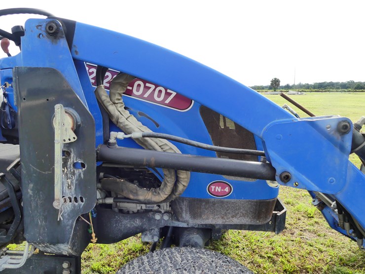 new-holland-tn-4-image-13