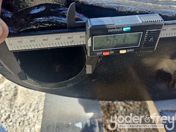 deere-135g-image-9