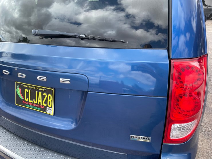2011-dodge-grand-caravan-image-18
