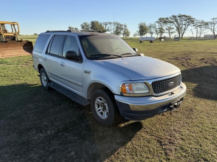 2001-ford-expedition-xlt-image-3