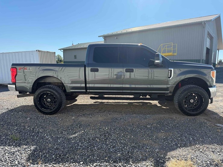 2017-ford-f250-xlt-image-6