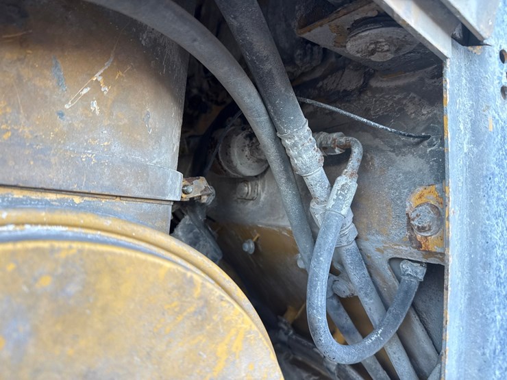 2005-caterpillar-d6n-lgp-image-44