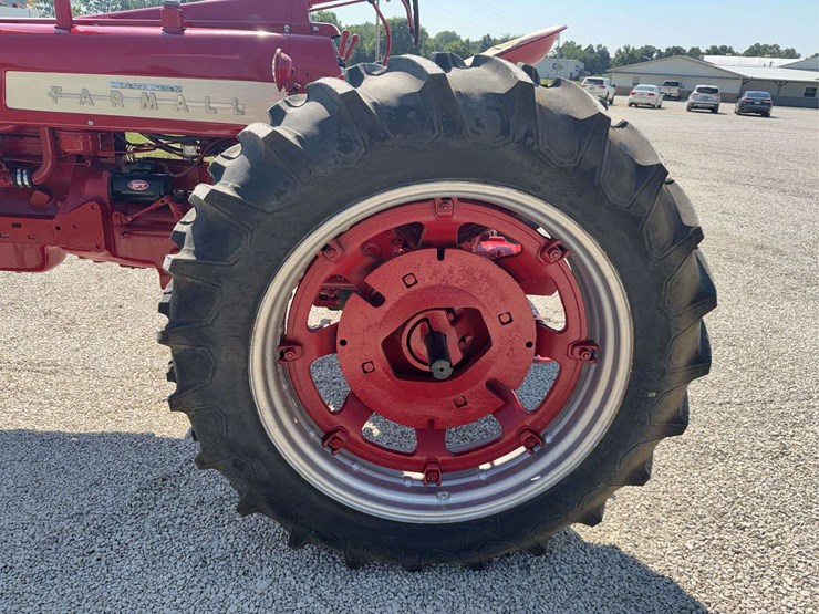farmall-350-image-15