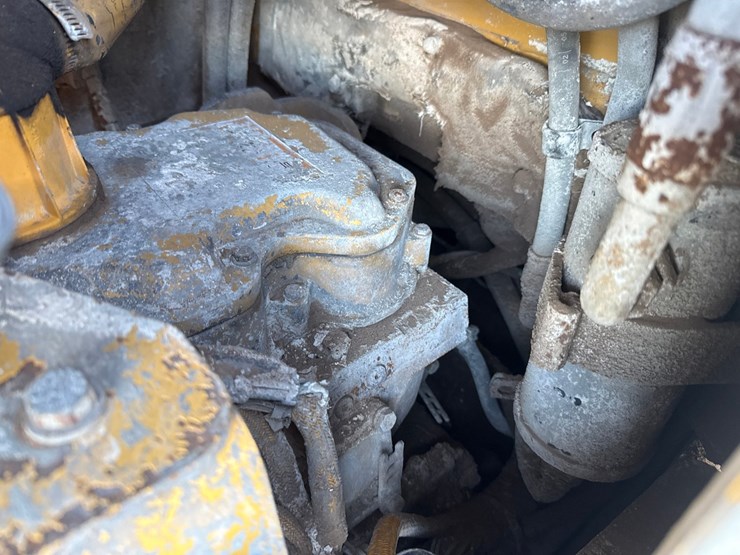 2005-caterpillar-d6n-lgp-image-45