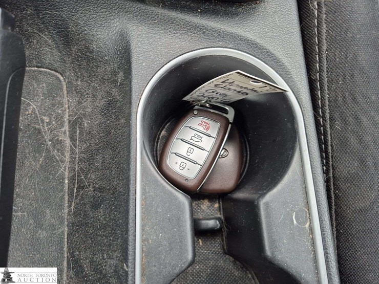 2017-hyundai-elantra-gl-4dr-sedan-image-13