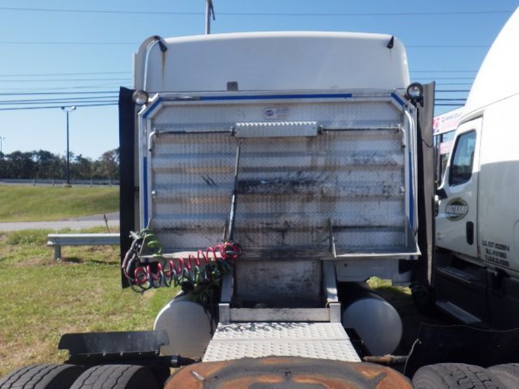 2020-freightliner-cascadia-125-image-13