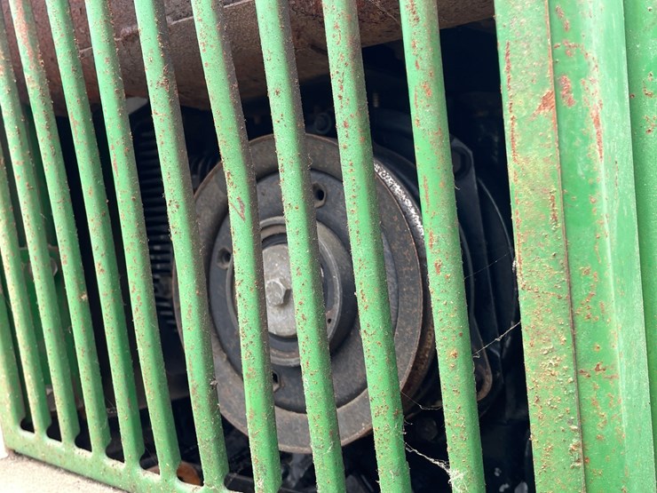 john-deere-318-image-18