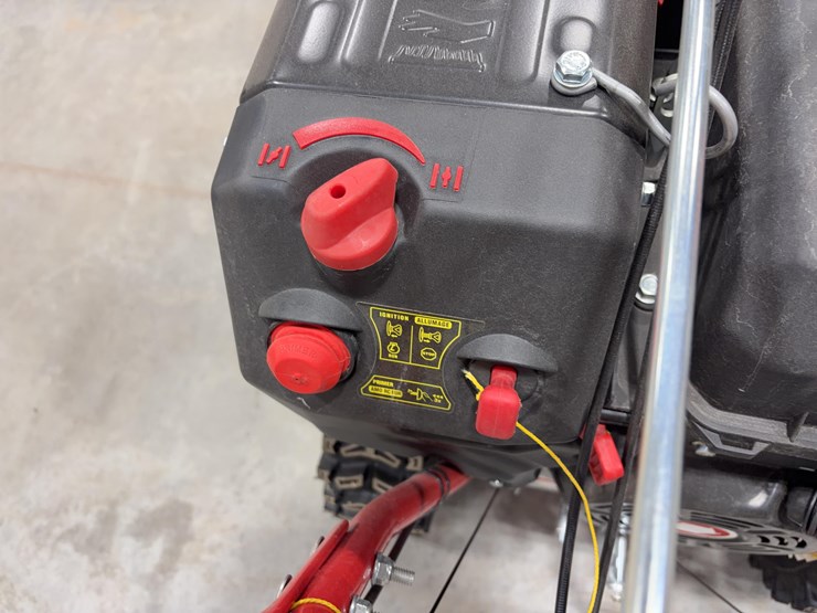 troy-bilt-snow-blower-image-8