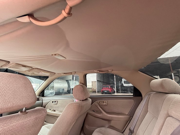 #2768-•-2001-toyota-camry-(title-in-delay)-image-21