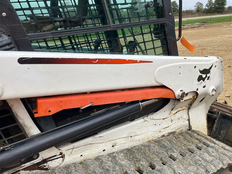 2015-bobcat-t550-image-12