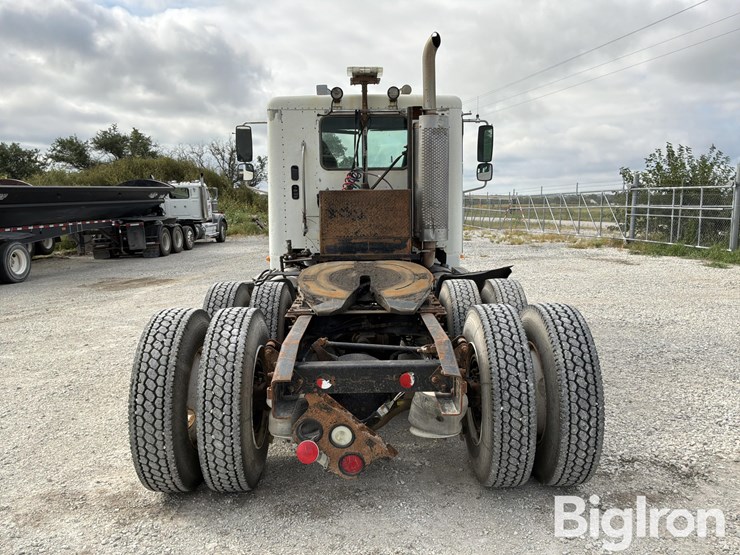 2005-freightliner-columbia-120-image-6