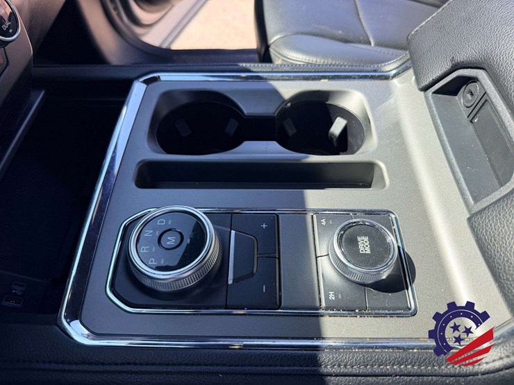 2021-ford-expedition-xlt-image-26