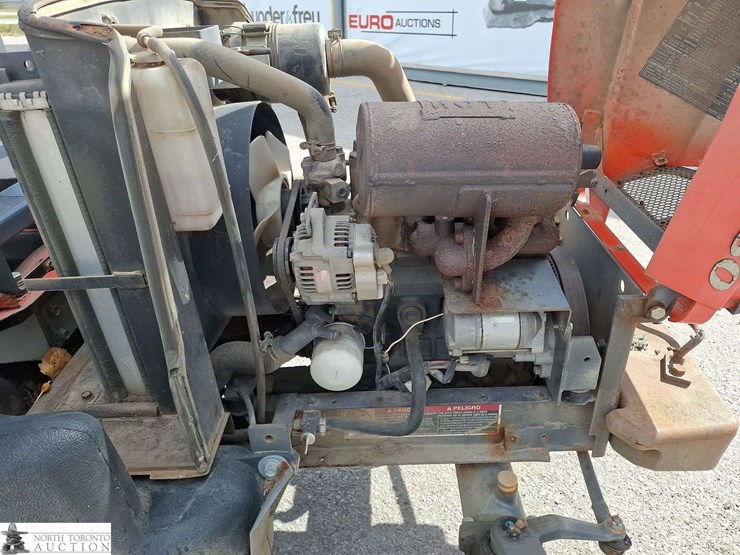 2011-kubota-f3080-image-28