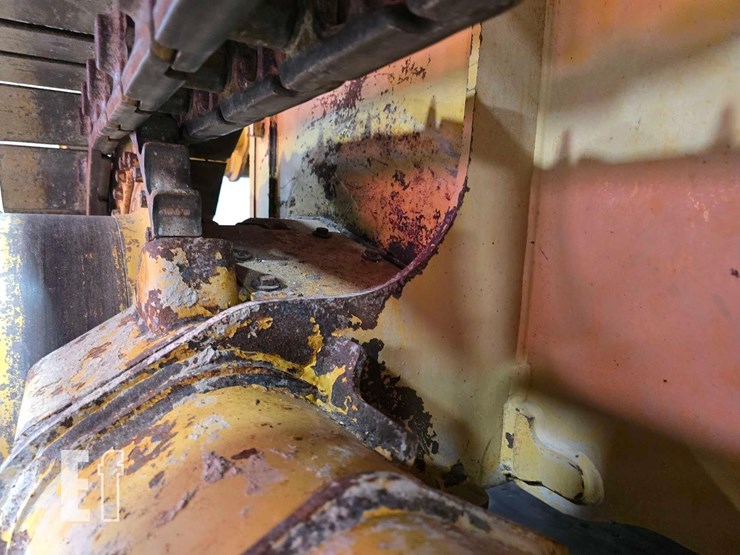 2022-caterpillar-d1-image-33
