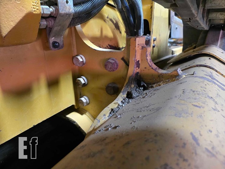 2023-caterpillar-d1-image-35
