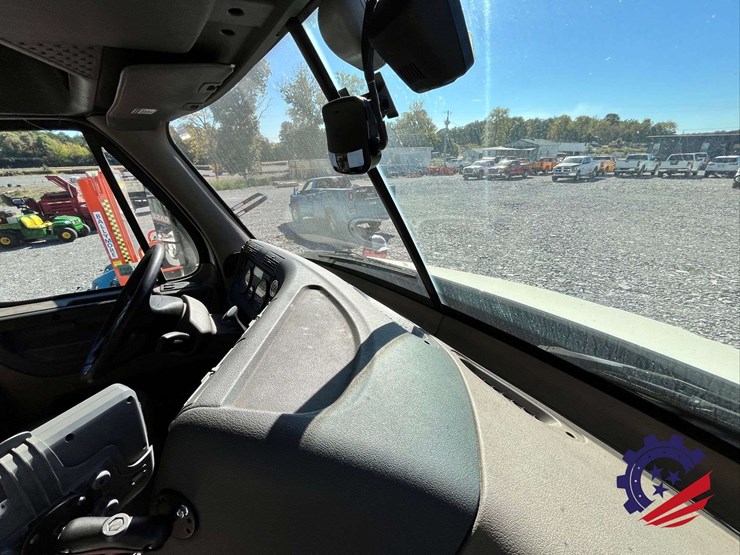 2017-freightliner-cascadia-t/a-truck-tractor-image-85