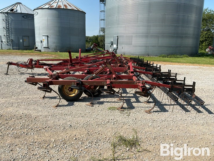 case-ih-4800-image-10