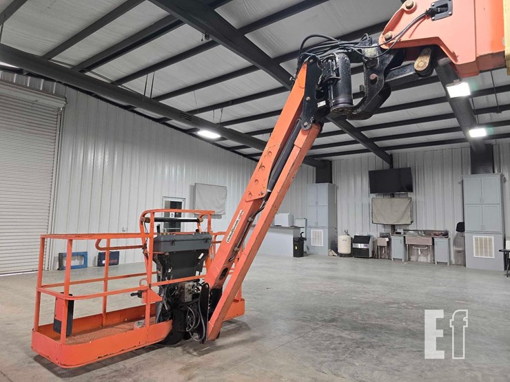 2016-jlg-1250ajp-image-18